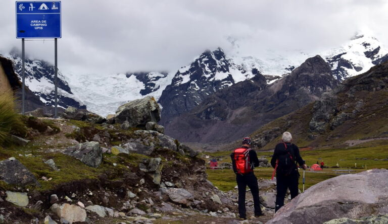 Ausangate trek to vinicunca - first camping Upis