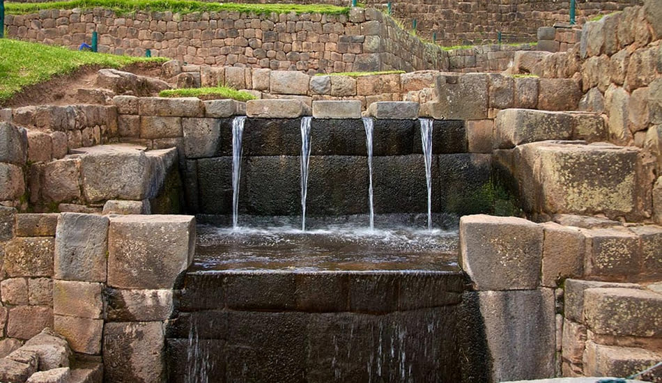 Southern Valley Tour - tipon water fountains