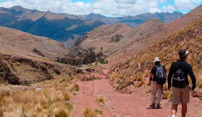 huchuy qosqo Hike - following the Inca road